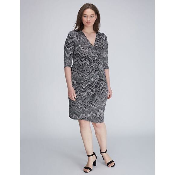 Kiyonna Ciara Cinch 1X Faux Wrap Black White Geometric Versatile V Neckline - Picture 1 of 7